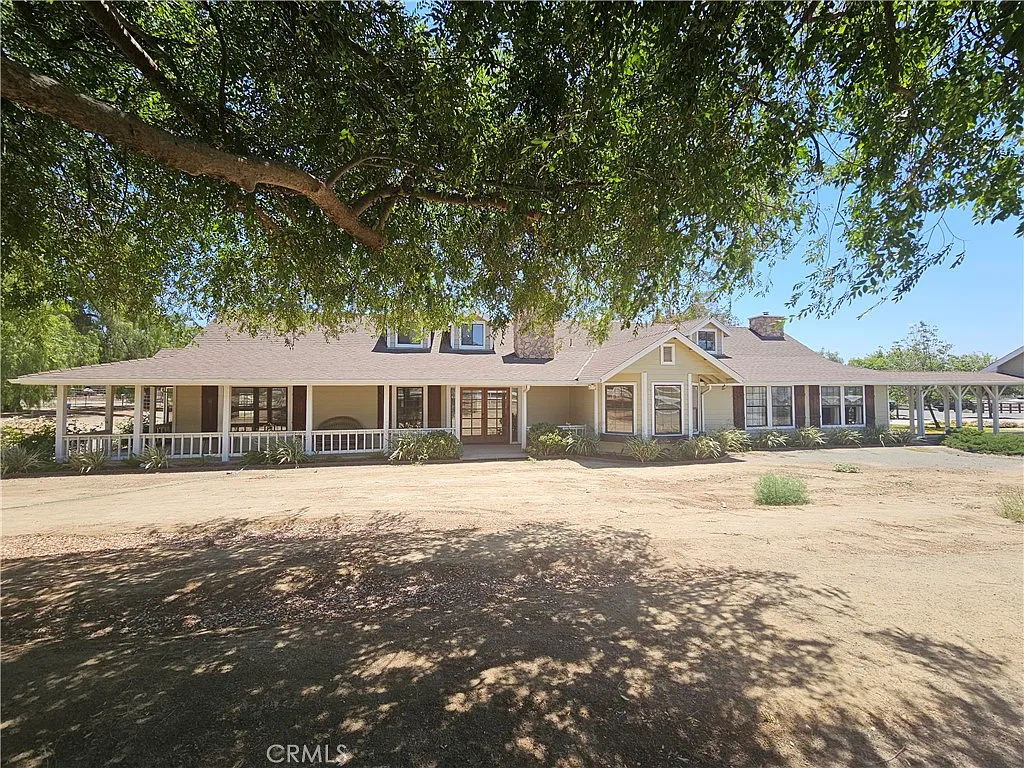 5 bed, 3645 sqft, $4,500 — Photo 2