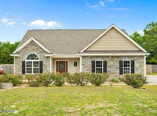 126 Inverness Dr, Hubert, NC 28539