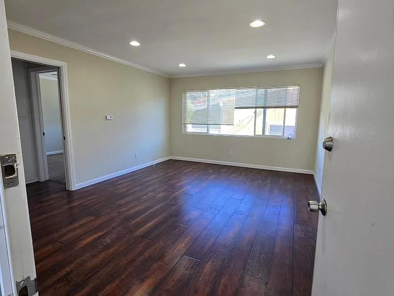 15242 Roselle Ave — Photo 10