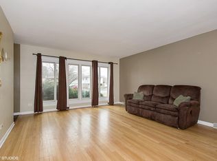 7706 Gail Ave, Darien, IL