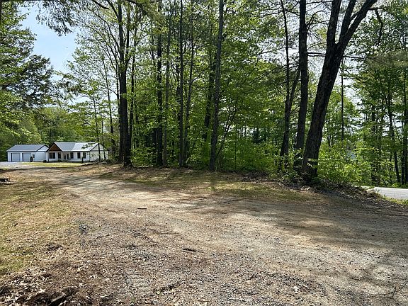 2nd image of 224 Willie Rd