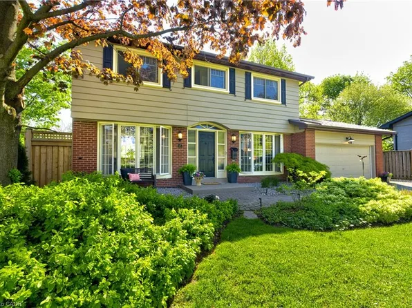 418 Southland Cres, Oakville, ON L6L 3N8