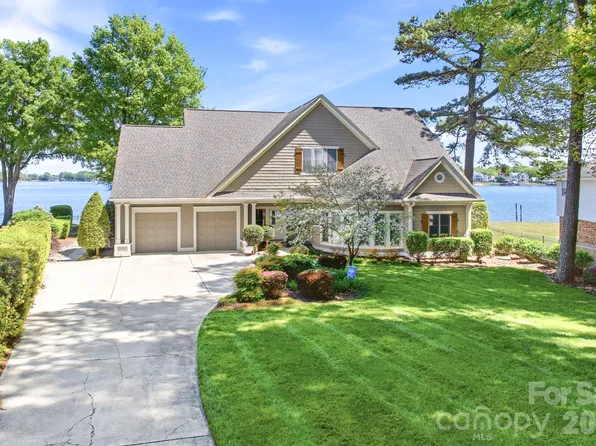 21217 Island Forest Dr, Cornelius, NC 28031