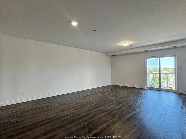1675 Banwell Rd #406 — Photo 7