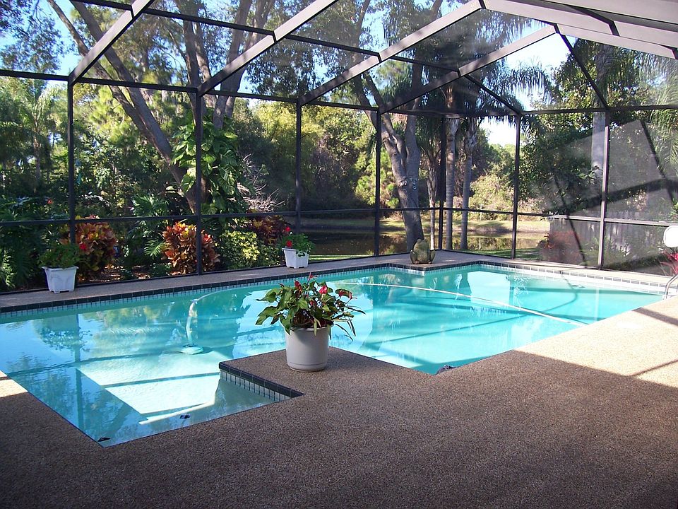 2nd image of 2828 Country Woods Ln