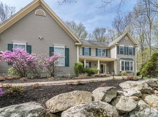 125 River Rd, Flanders, NJ 07836