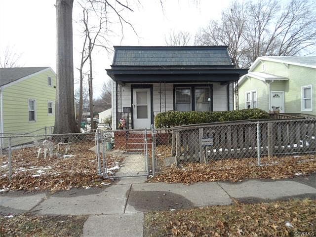 2nd image of 1612 Rogers St