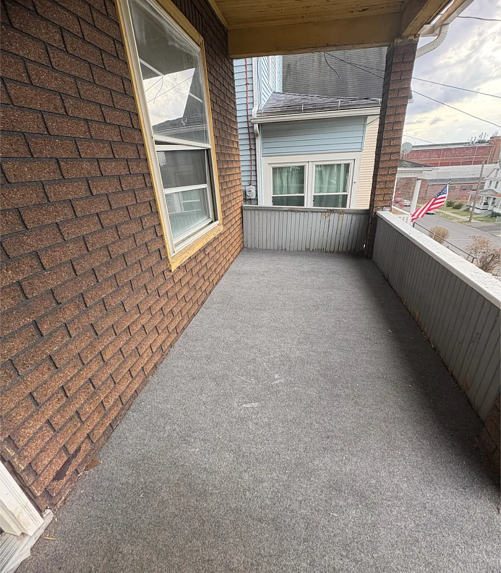 623 Crown Ave — Photo 2