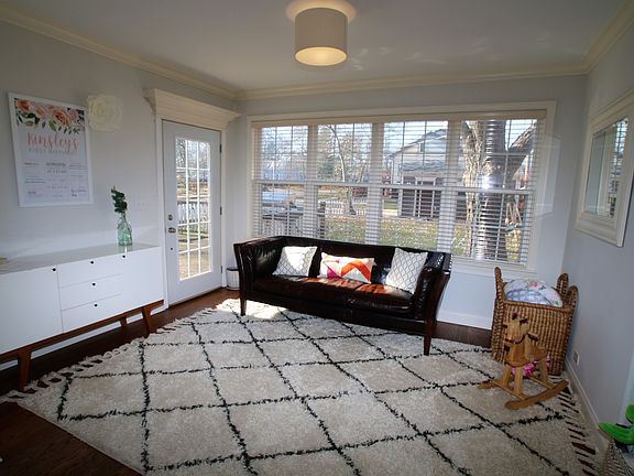3rd image of 144 S Howard Ave