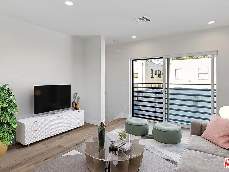 1724 Menlo Ave #1/2 — Photo 3