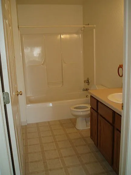 811 S Irish Rd #6 — Photo 9