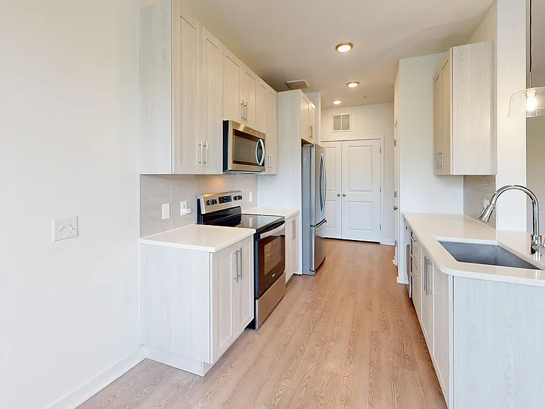Essex Luxe Apartments — Photo 115