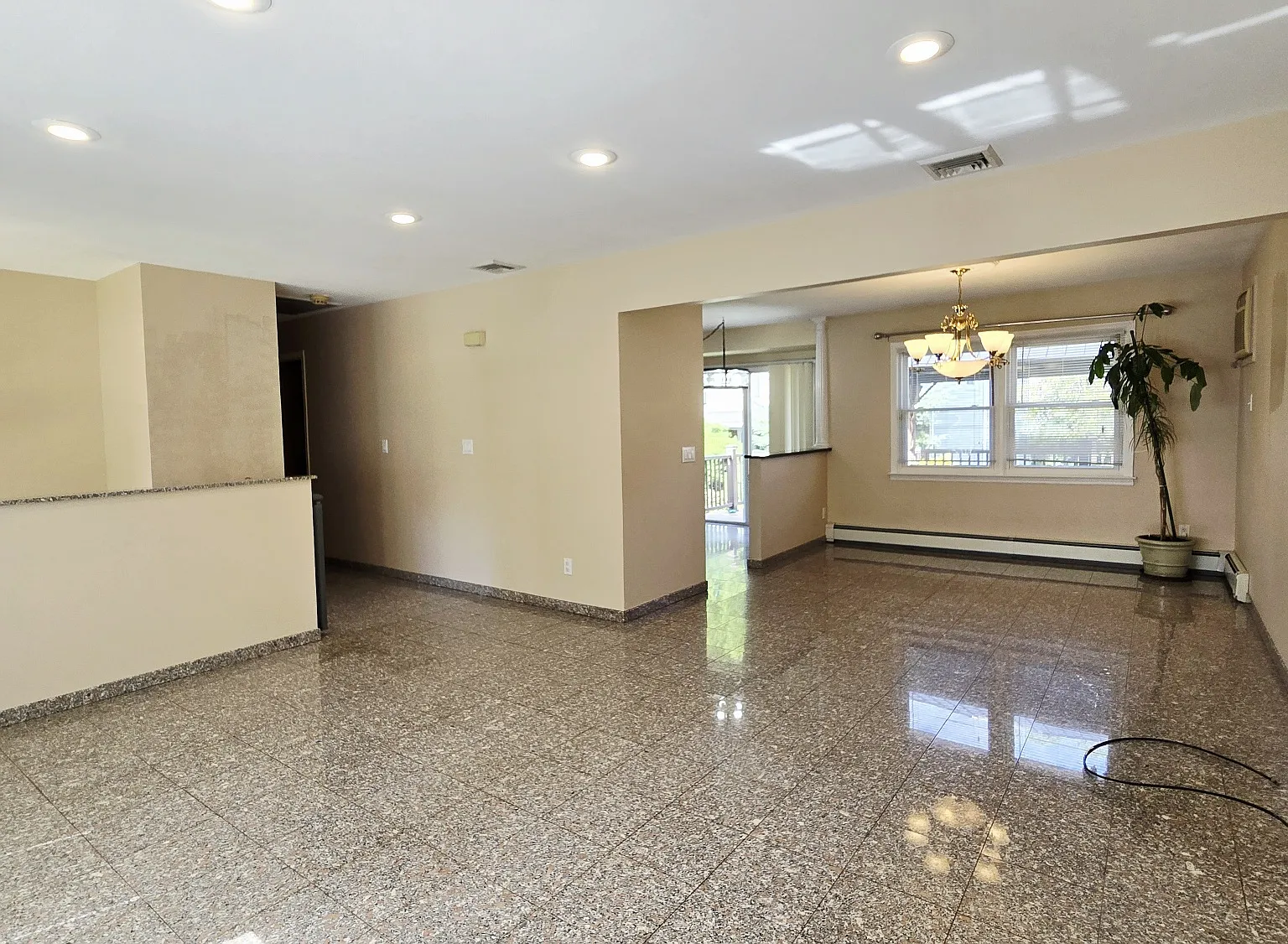 Convent Rd, Syosset — Photo 2