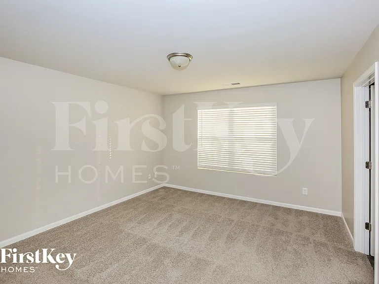 9613 Hamel St — Photo 13