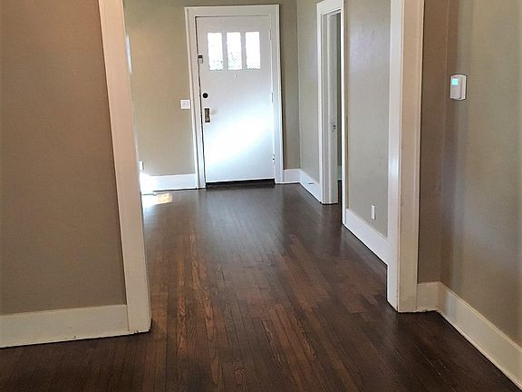 3rd image of 810 NW 35th St