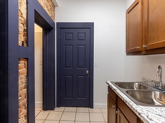 5th image of 529 E Cumberland St APT A