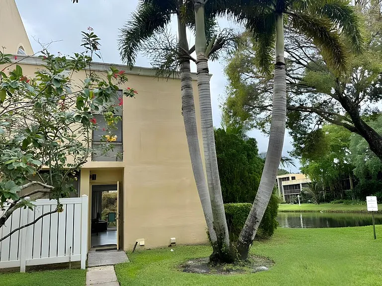 2910 SW 87th Ter #1708 — Photo 4