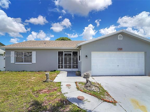 4th image of 9242 SW 18th Rd