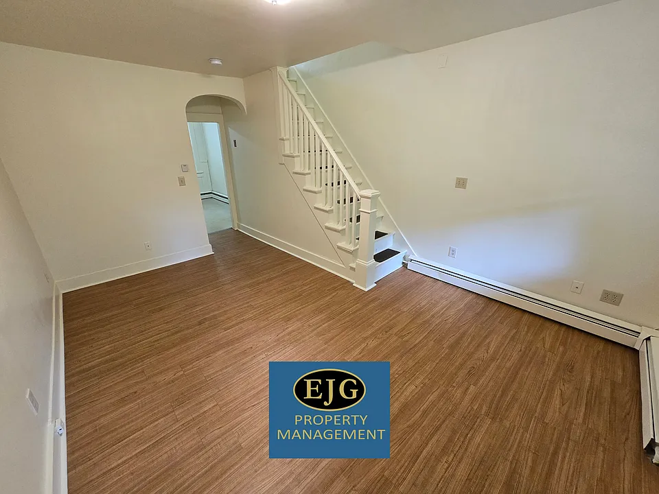 30 Victoria St #4