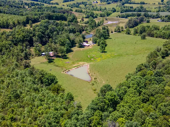 2216 Cove Hill Rd, Pikeville, TN 37367