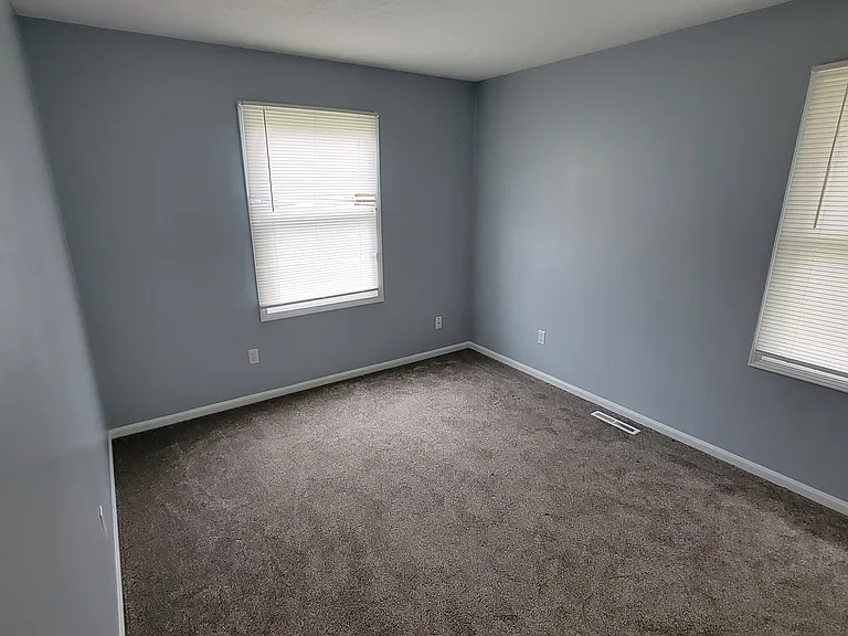 2128 Breton Rd SE — Photo 5