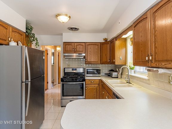 5th image of 7425 N Oriole Ave