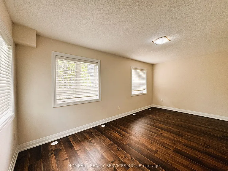 32 Glendora Ave — Photo 38