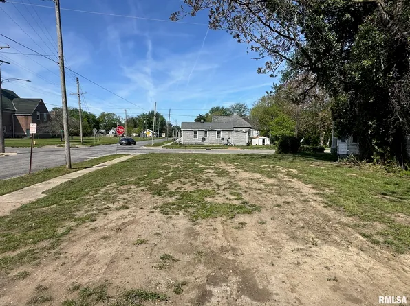 800 N Clay Ave, Jacksonville, IL 62650