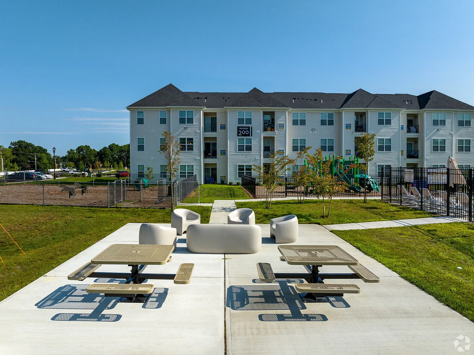 2 bed, 1173 sqft, $3,035 — Photo 3