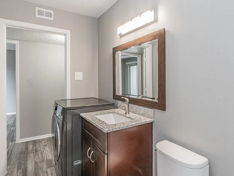 Verano Oaks Apartments — Photo 38