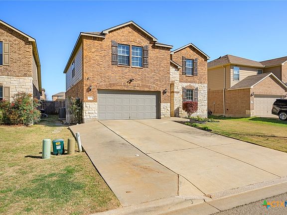 2nd image of 1215 Cozy Creek Dr