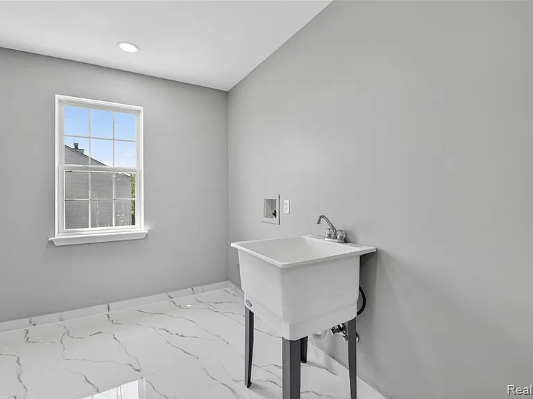 8862 Prairie St — Photo 34