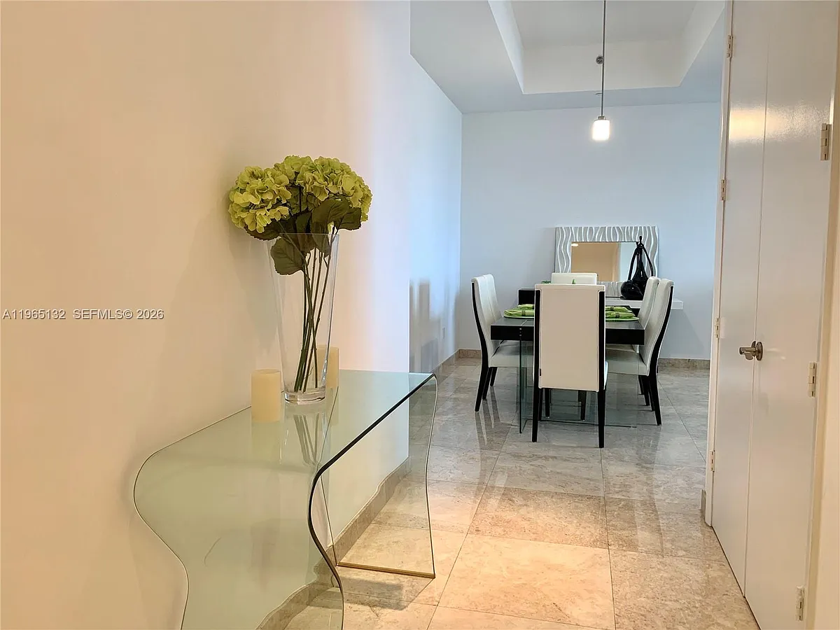 Building Photo - 16001 Collins Ave #3805