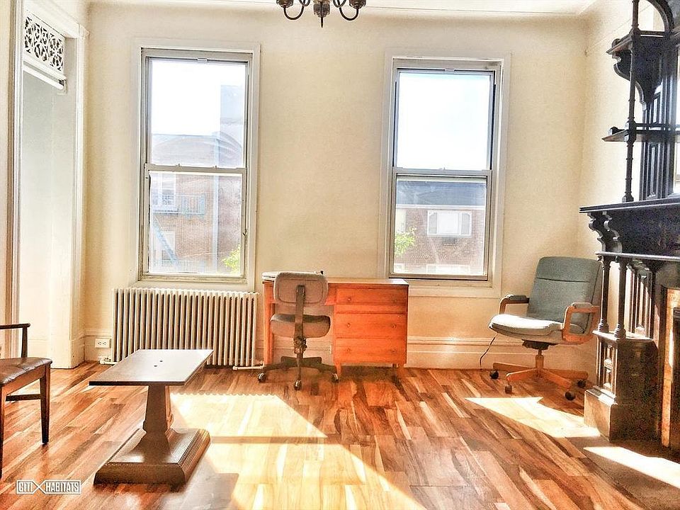 1st image of 3048 32nd St APT 1F