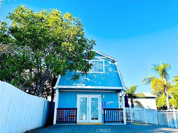 4th image of 408 N Pico Ave