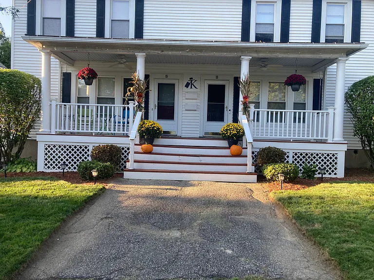 Kingsley Ave — Photo 1