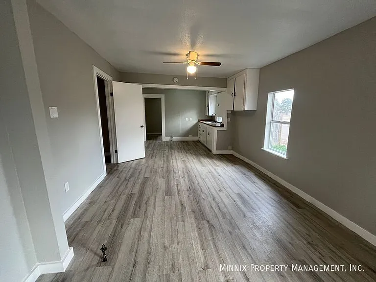 950 S 10th St — Photo 10