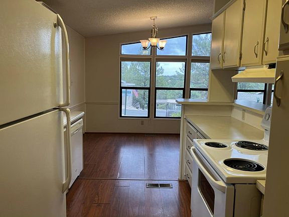 4th image of 250 Rockridge Rd #250