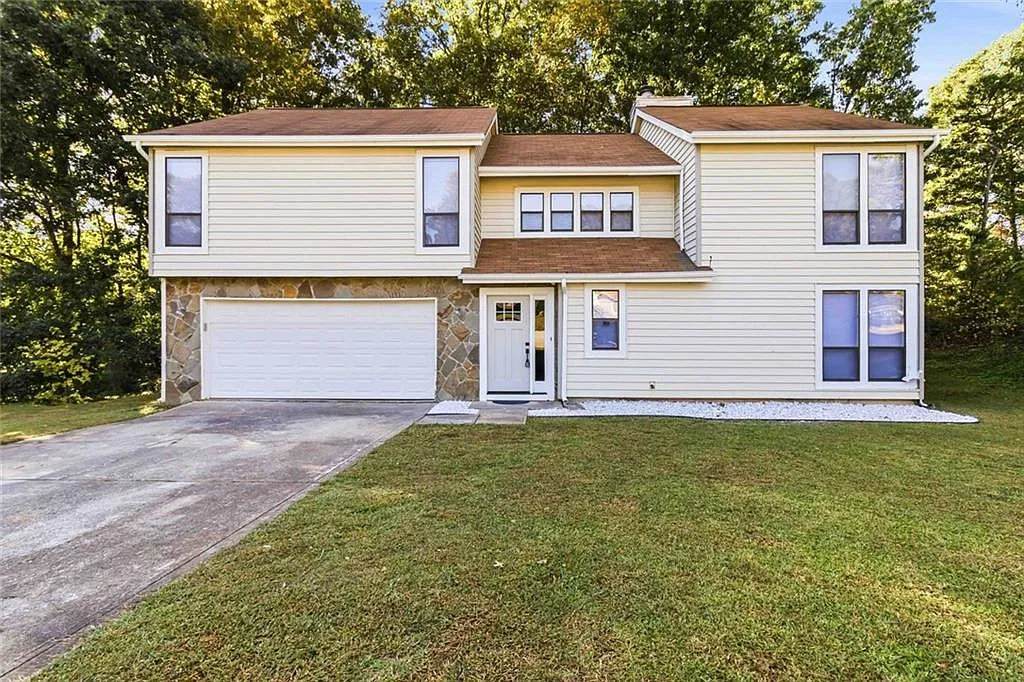 3 bed, 2.5 bath, 2683 sqft, $2,250 — Photo 1