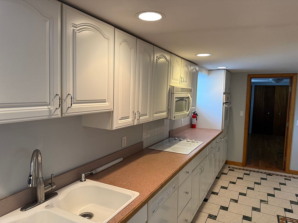 1st image of 39 Dartmouth St #1