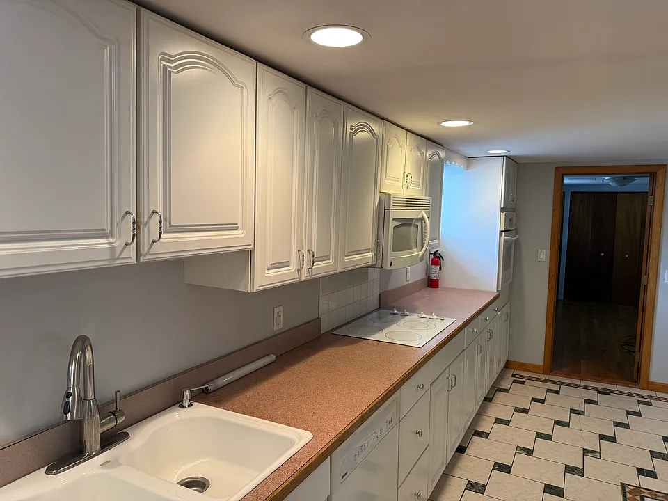 39 Dartmouth St #1