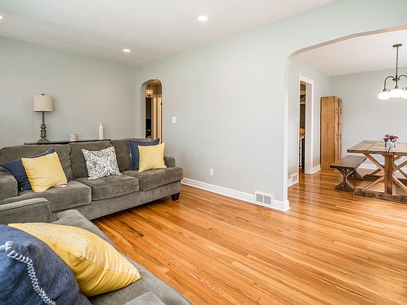 4th image of 2442 Tyler Ln