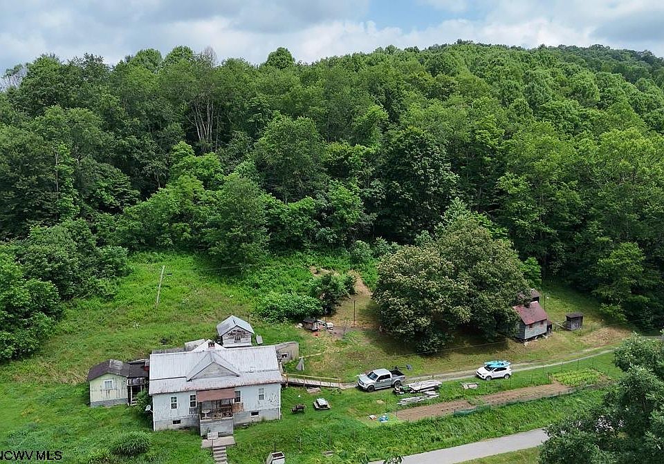 2nd image of 23 Crabapple Run Rd