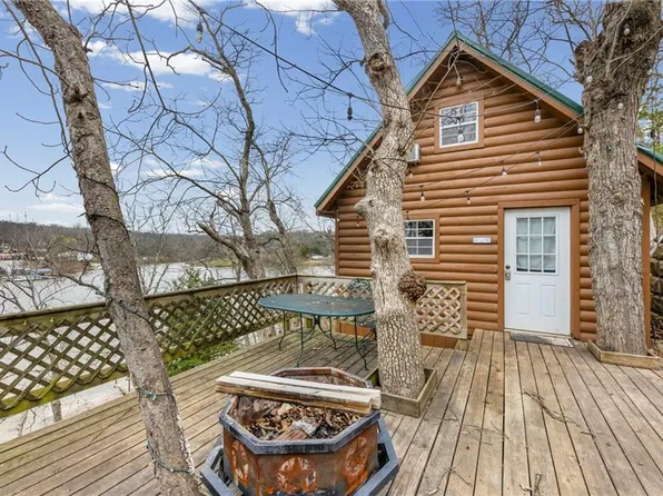 61 N Lakeview Rd, Mapleton, KS 66754