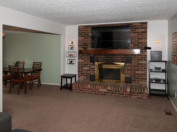 3rd image of 3913 Bayberry Cir