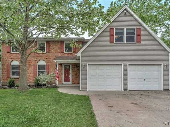 295 Continental Dr, Lockport, NY 14094