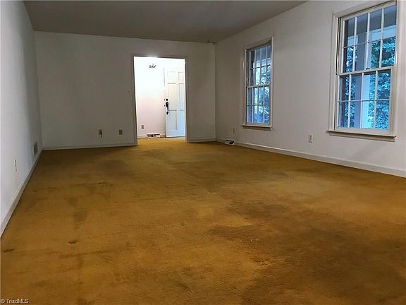 5th image of 105 Kingsdale Ct