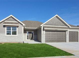 13870 NW 75th St, Parkville, MO 64152