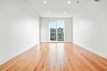 271 East 28th Street, #4C