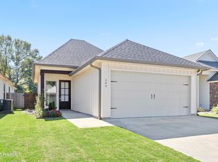209 Twin Meadow Ln, Lafayette, LA 70508